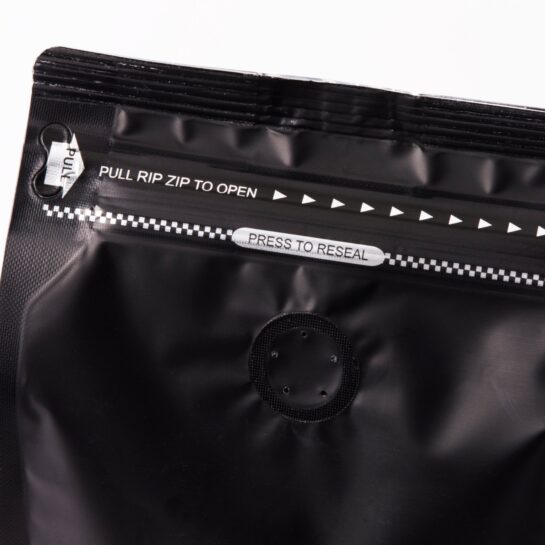 detailní záběr na balení kávy